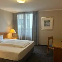 Hotel Das Kleine Ritz, hotel di Fellbach