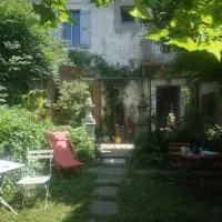 Lelieu Source, une chambre au jardin, hotel en Saint-Pons-de-Thomières