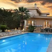 Ablaze Luxury Athens โรงแรมในGlyka Nera