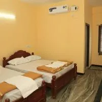 Lakshmi Mahal Rooms, hotel a Tirukkadaiyūr