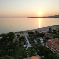 Sissy's Suites San Antonio Beach Potos Thassos, Hotel in Potos