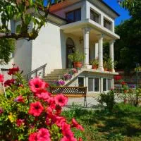 Зоя от 1903, hotel v mestu Kavarna