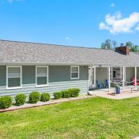 Branson Downtown Beauty - 4 BDR Home Sleeps 15, hotel poblíž M. Graham Clark - Taney County Airport - PLK, Branson
