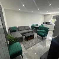 Flat in London, hotel i Uxbridge