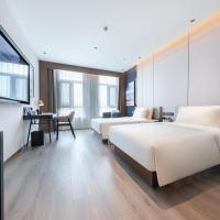 Atour Hotel Jinan Tangye Century Avenue, hotel near Jinan Yaoqiang International Airport - TNA, Jinan