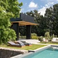 Scorzamara Country Lodges - Retreats with Private Pool or Jacuzzi – hotel w mieście Carlentini