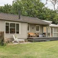 Bøtøstrand feriehus 90, хотел в Bøtø By