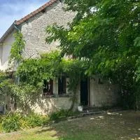Gîte les clématites, hotel v mestu Bossay-sur-Claise
