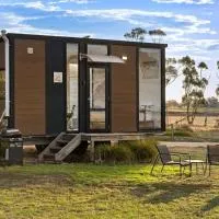 Avondale Heights by Tiny Away, hotel en Banyena