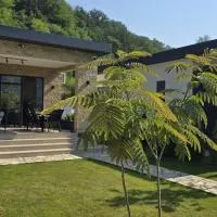 Velika Reka에 위치한 호텔 Delta Lake House 2