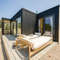 TheBeachVilla 3, hotel u gradu Tisno