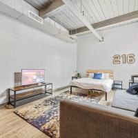 Loft-Style Studio l DT Cleveland l Parking l Caf&eacute;, Hotel in der N&auml;he vom Flughafen Burke Lakefront - BKL, Cleveland