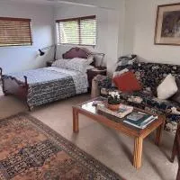 Bushy Retreat, Hotel in Tawharanui