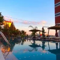 Padel Olivia's Hill Resort, hotel u Draču