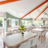 Hôtel La Petite Auberge, hótel í Chambretaud