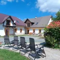 Agroturystyka nad potokiem، فندق في Domaszków