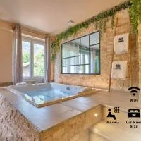 Scandinavian Suite - Private Spa and Sauna, hotel din Nantua