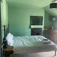 Explorer Room Ensuite Mountain View 3rd floor, hotel v destinaci Pwllheli
