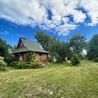 Domek letniskowy przy lesie, hotell i Brus