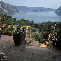 La casa nel resort, hotell i Riva di Solto