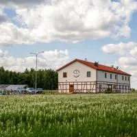 Stajnia Smaku โรงแรมในTomaszewo