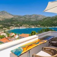 RITA - Charming 2-Bedroom Apartment with sea view, Slano: Slano şehrinde bir otel