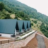 Bungalows Panorama Hills، فندق في بلوزين