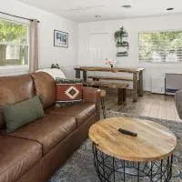 Cozy Bungalow Home in the Heart of Stowe Village, hotell sihtkohas Stowe