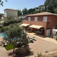 Villa 3ch piscine vue dégagée, hotel u gradu 'Taradeau'