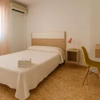 Rooms Avenida, hotel u gradu 'Tavernes de Valldigna'
