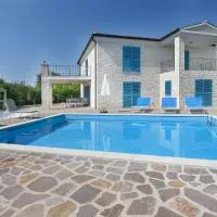 Villa Maria, готель у місті Vilanija