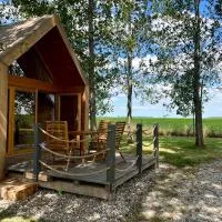 Ritopia Glamping, hotelli kohteessa Kovilj