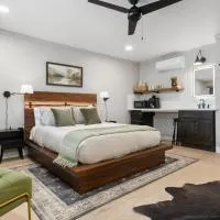 The Whitney- Sequoia Motel RM7,三河城的飯店