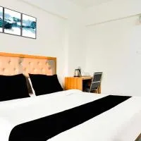 Townhouse Oak Pune Sant Nagar Wagholi Road Bus Station, hotel in Poona