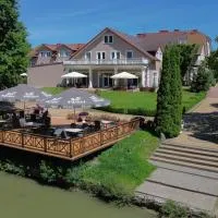 Hotel Chabrowy Dworek, hotell i Teresin