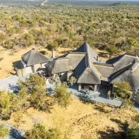 Okavango Lodge Mabalingwe Bela Bela Limpopo โรงแรมในVosburg