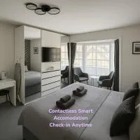 Great Georges Retreat Central Weymouth Beach Contactless Smart Accommodation、ウェイマスのホテル