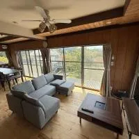 Private villa with natural hot spring rock bath for up to 9 guests Includes 3 bedrooms ideal for groups Mt Fuji view from the second floor Grandview Minamihakone, hotel en Kannami