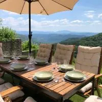 Rustic villa with breathtaking views, хотел в Oprtalj