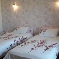 La Maison en Cézallier - Roses、Marcenatのホテル