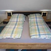 Antony Home Ferienwohnung, hotelli kohteessa Ostrach