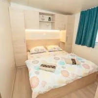 Ra, cozy familly place, free parking, near beach, in Kamp Maslina Drage: Drage şehrinde bir otel
