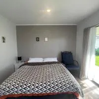 Self check-in sleepout with bathroom, hotel Te Miróban