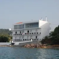 Asmini Studios, hotel en Pefki