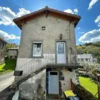 Maison aux pieds des volcans, hotel u gradu Orsin