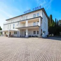 Hotel Dorè โรงแรมในกัสเตลนูโอโว เดล การ์ดา