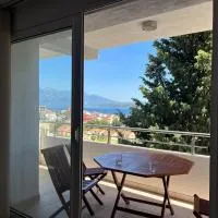 Apartman Boka bay – hotel w mieście Ðenovići