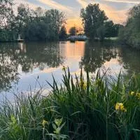 Les Rives De Bel Air - Hébergements - Camping - Caravaning, hotel u gradu Saint-Siméon