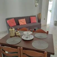 Leros Lakki Entire rental unit, Host Kathy، فندق في Nisís Léros