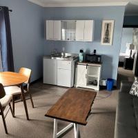 Acadian Hotel, отель рядом с аэропортом Stephenville International Airport - YJT в Стивенвилле